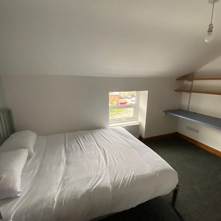 Room In A Shared House Bangor  Esterno foto