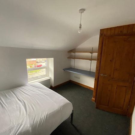 Room In A Shared House Bangor  Esterno foto