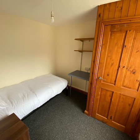 Room In A Shared House Bangor  Esterno foto